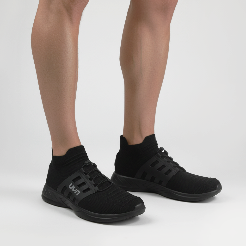 Sneaker UYN total black con fascia tecnica