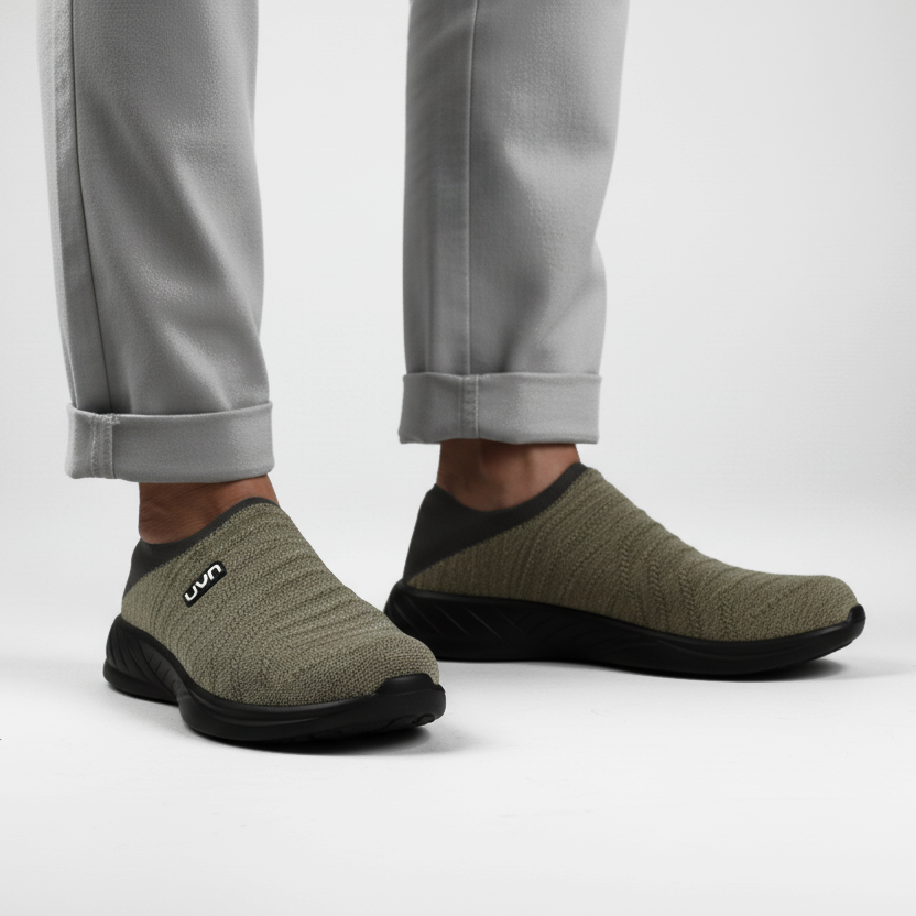 Sneaker calza UYN bianco/nera running