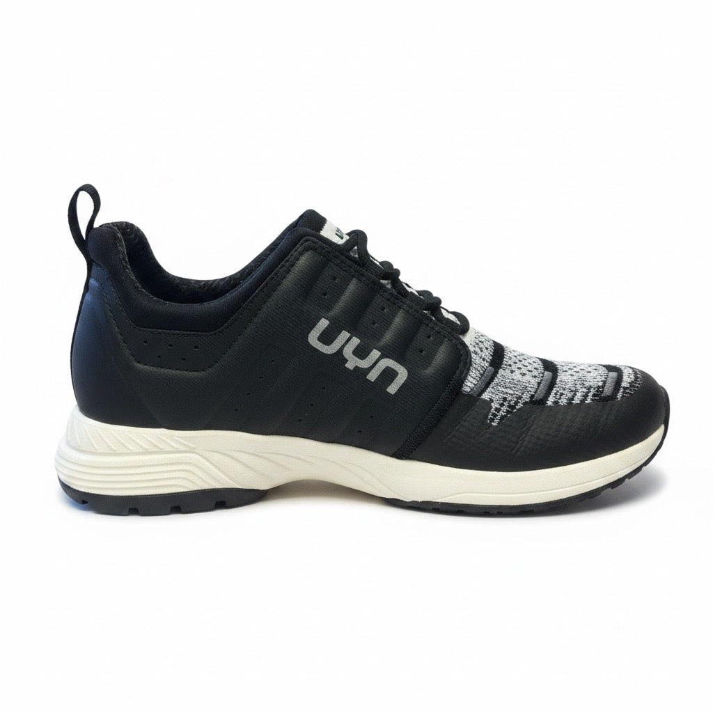 Sneakers con lacci nera e bianca UYN