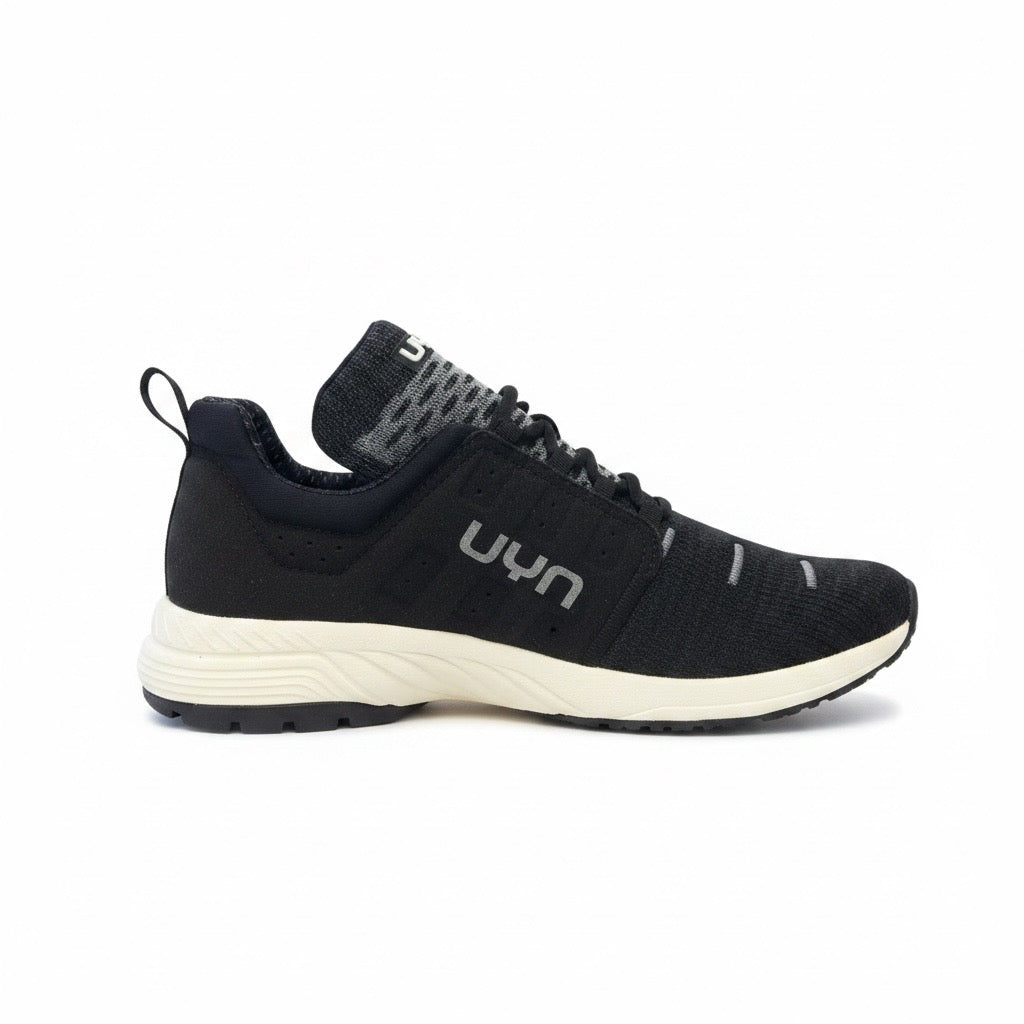 Sneakers nera UYN