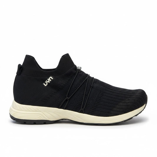 Sneakers nera con suola bianca rinforzo e elasticizzato UYN